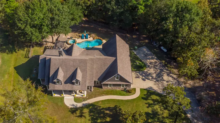 60 Tanglewood Drive, Huntsville, TX 77320 - Image #2