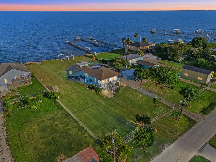 815 5th Street, Dickinson, TX 77539 - #2