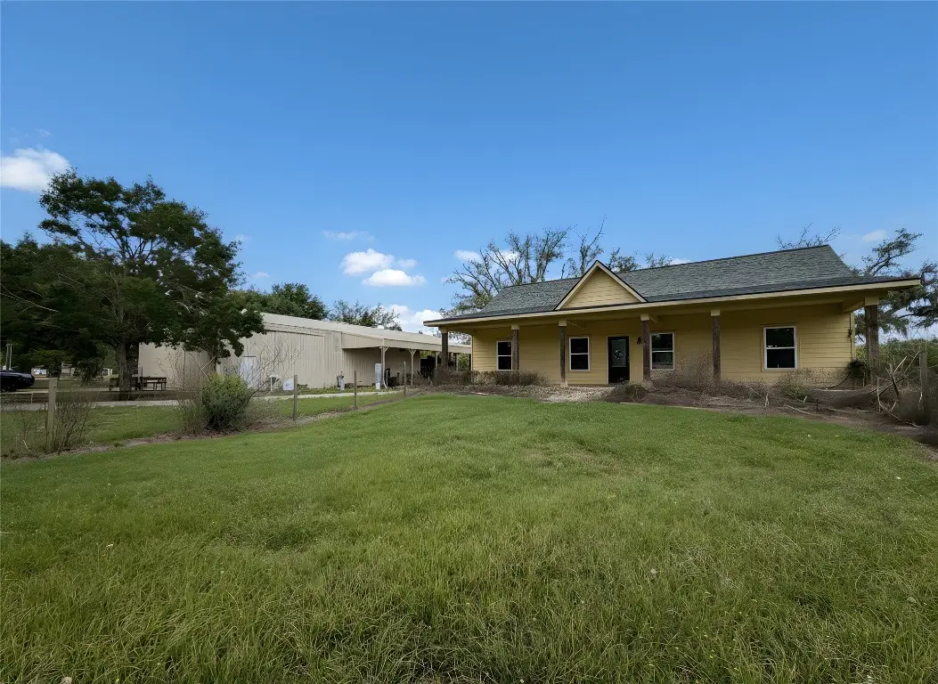 4680 County Road 611, Angleton, TX 77515 - #1