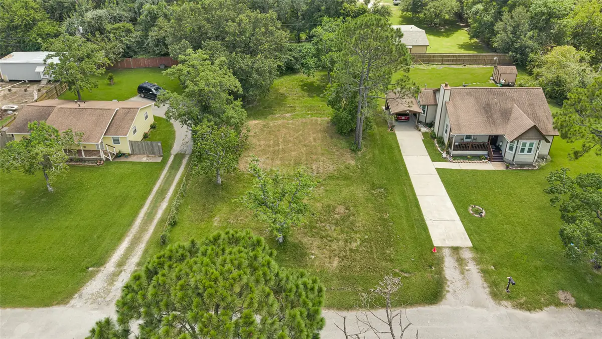 6519 Pinecrest Drive, Hitchcock, TX 77563 - #1