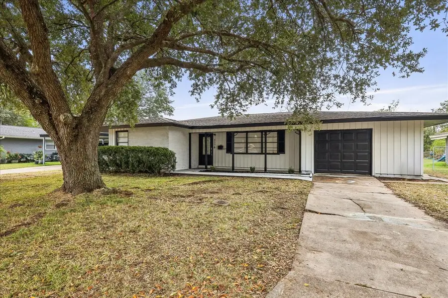 855 Carolina, Bridge City, TX 77611 - Image #2