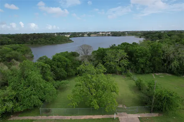 206 Avenue L, Baytown, TX 77520