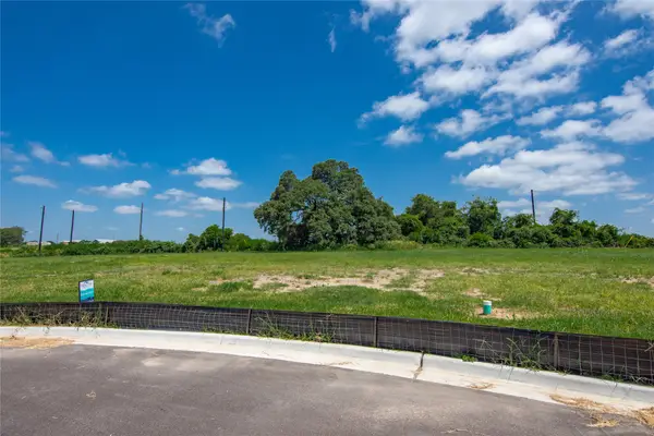 512 Trend View Drive, Weimar, TX 78962