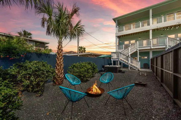 2307 Bernardo De Galvez Avenue, Galveston, TX 77550