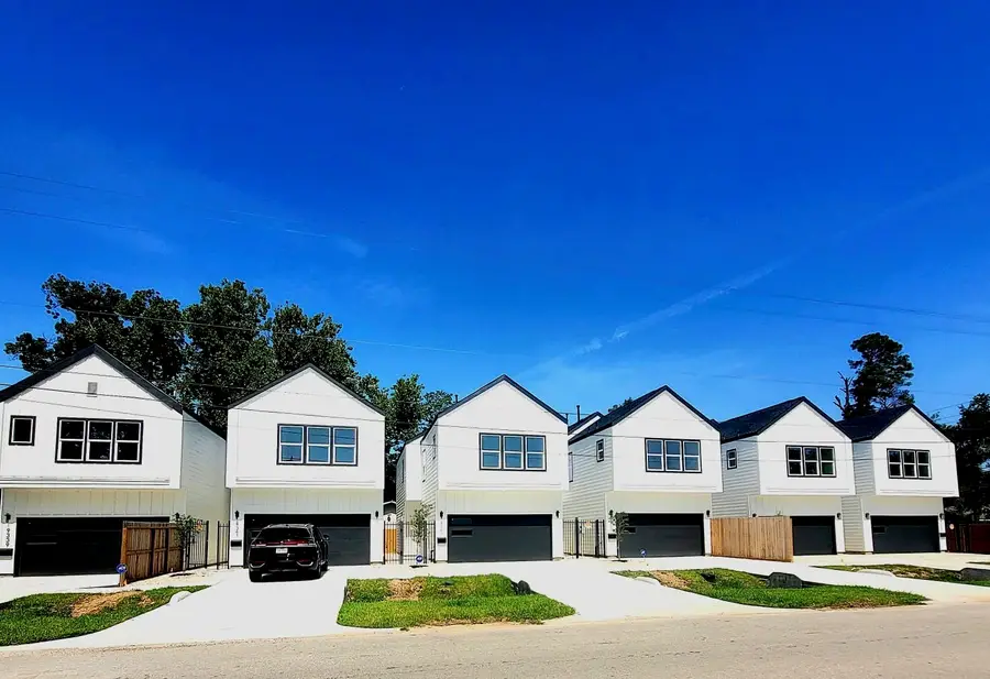 9349 Lavender St, Houston, TX 77016 - #2