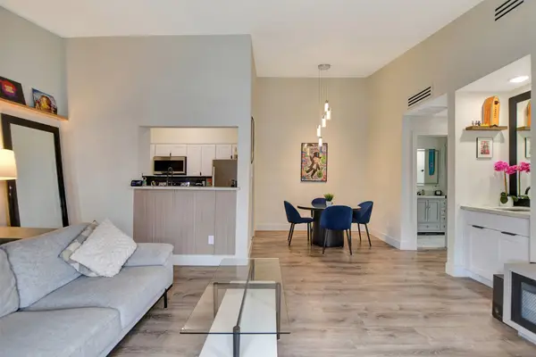 2001 Bering Drive #10H, Houston, TX 77057
