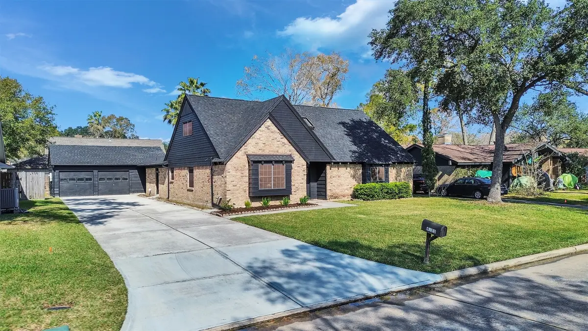 4123 Rolling Green Drive, Seabrook, TX 77586 - Image #1