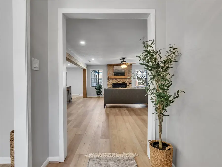 4123 Rolling Green Drive, Seabrook, TX 77586 - Image #2