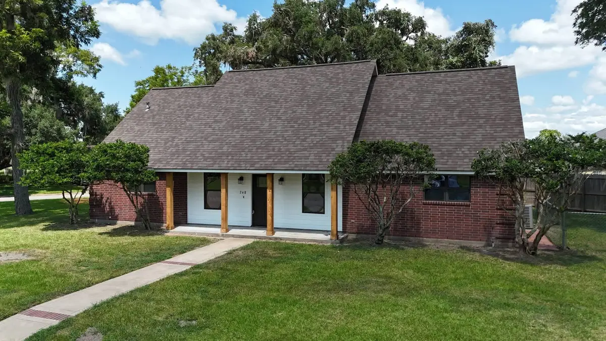 248 Canterbury Drive, West Columbia, TX 77486 - #1