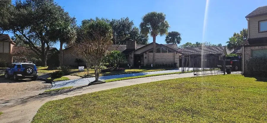 11807 Chase Lake Drive, Houston, TX 77077 - Image #2