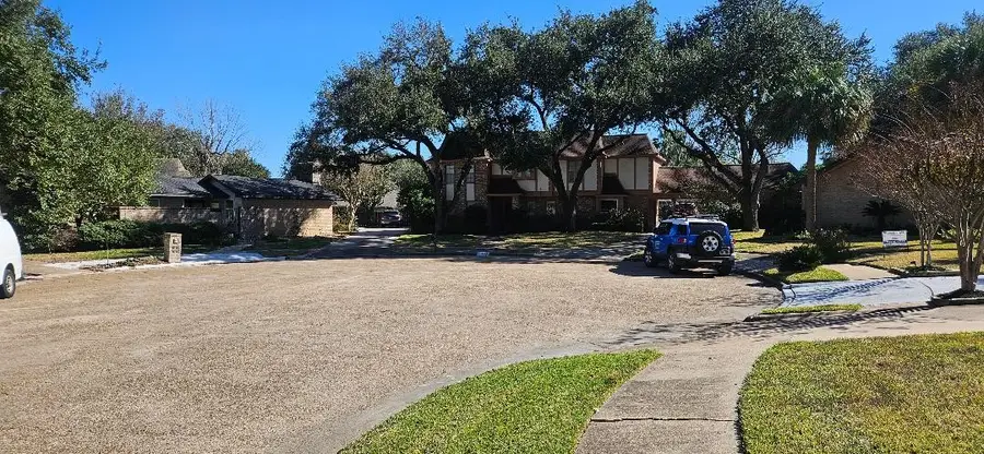 11807 Chase Lake Drive, Houston, TX 77077 - Image #3