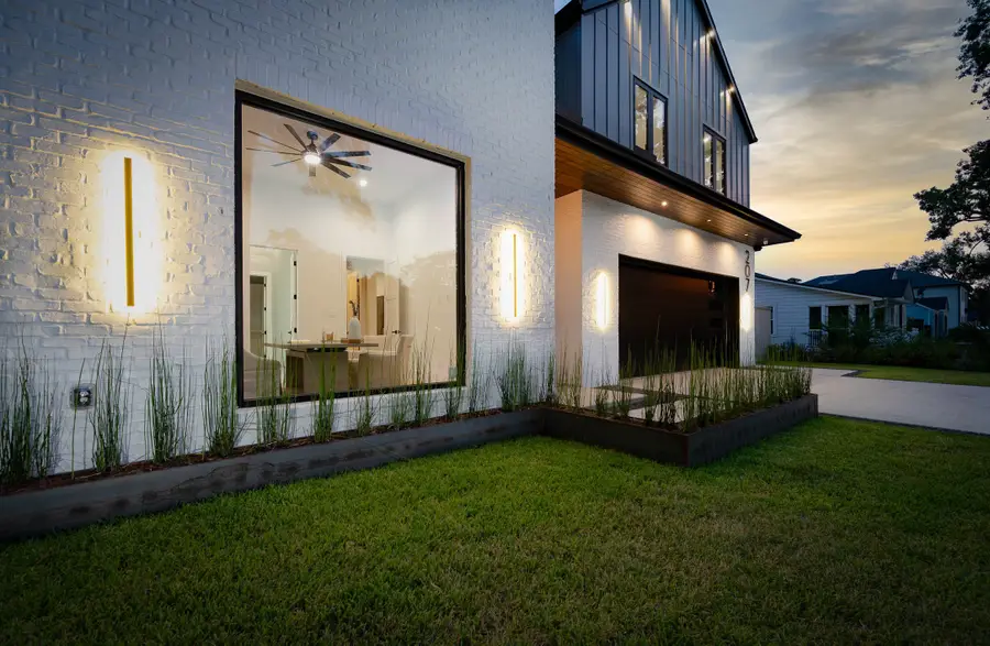 207 W 33rd Street, Houston, TX 77018 - #2