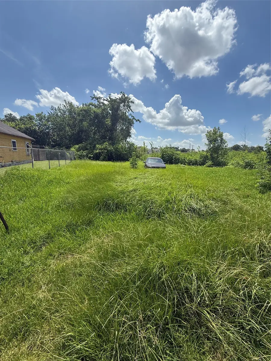 7512 E Maxroy Street, Houston, TX 77088 - #2