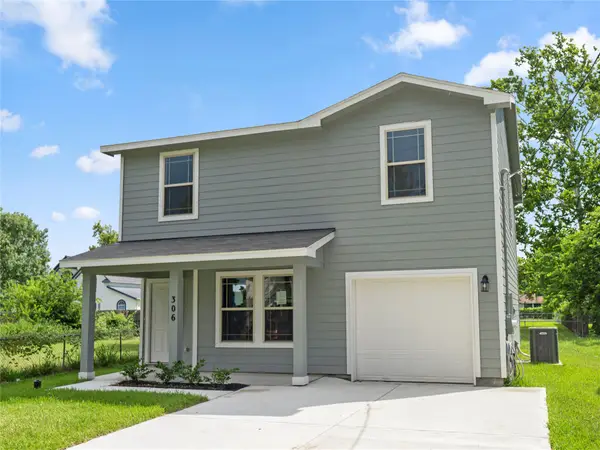306 N Orange, Sweeny, TX 77480