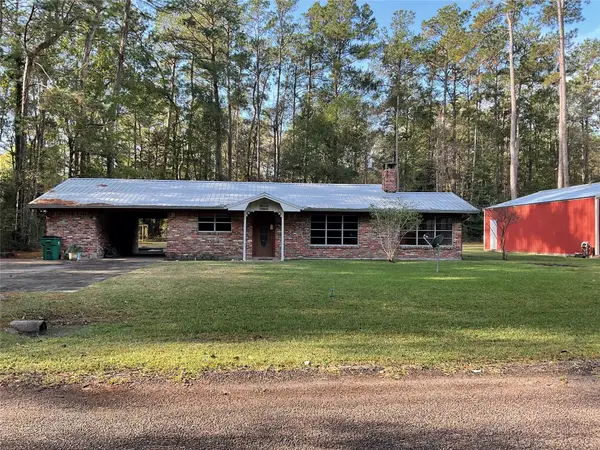 207 Hackberry Street, Village Mills, TX 77663