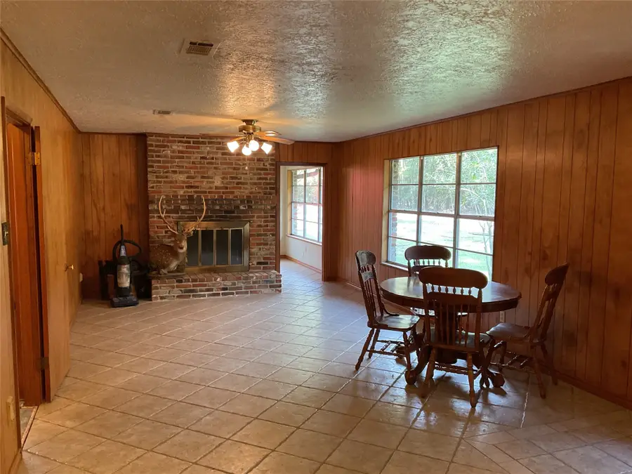 207 Hackberry Street, Village Mills, TX 77663 - Image #3