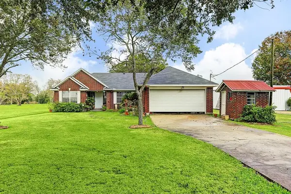 9028 Fm 2004 Road, Santa Fe, TX 77510