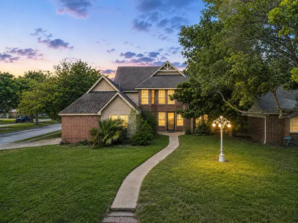 8018 Via Bella Drive, Houston, TX 77083