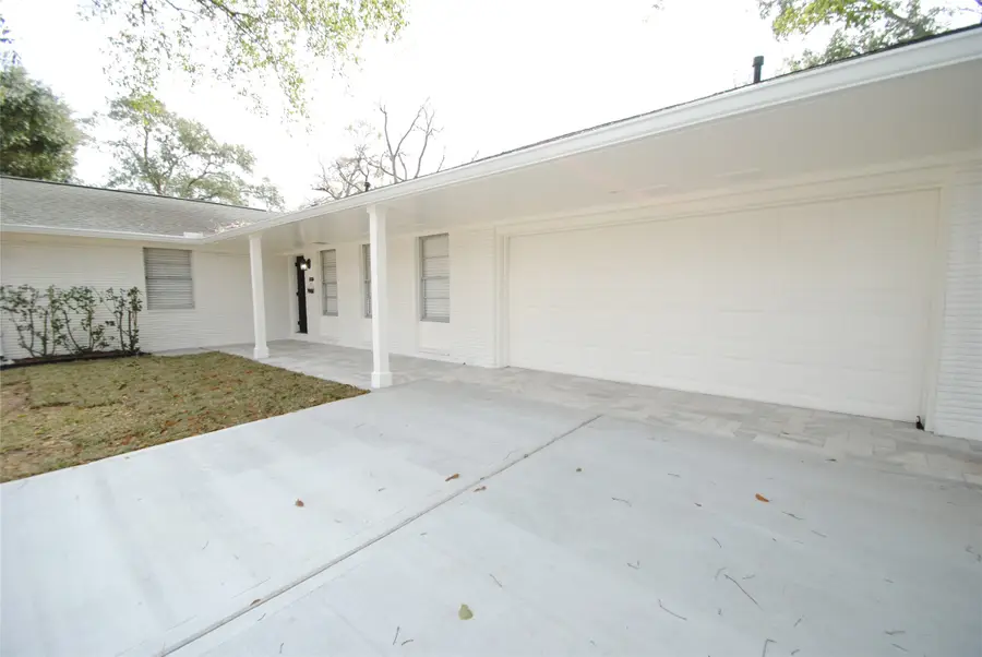 7953 Ridgeview Drive, Houston, TX 77055 - Image #2