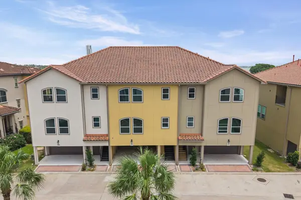 35 Armand Shore Drive, Pasadena, TX 77058