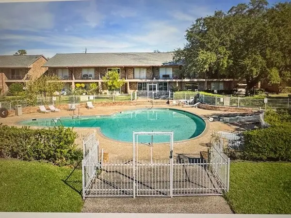 7600 Burgoyne Road #206, Houston, TX 77063