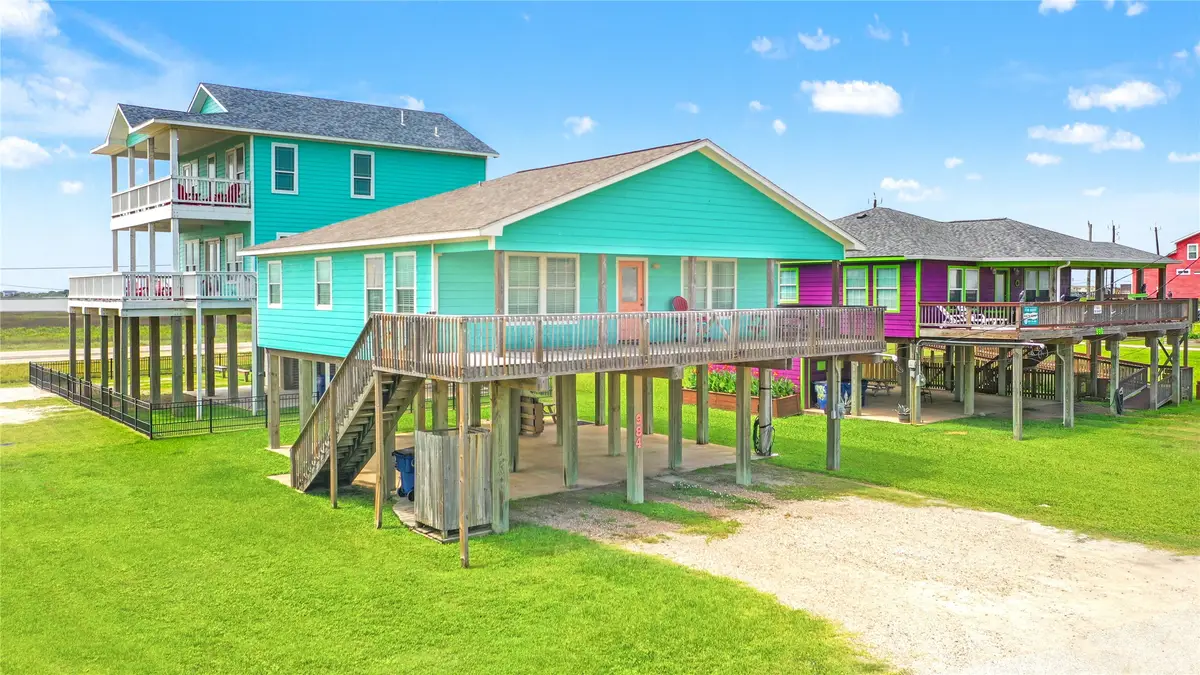 984 Blue Water Highway, Surfside Beach, TX 77541 - Image #1