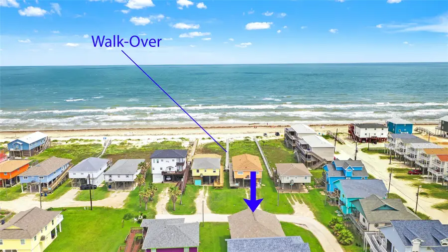 984 Blue Water Highway, Surfside Beach, TX 77541 - Image #2