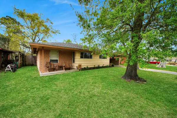 2806 Oak Drive, Dickinson, TX 77539