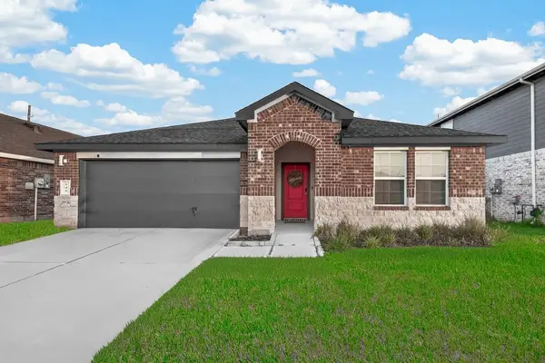 946 Curly Angora Court, Rosharon, TX 77583