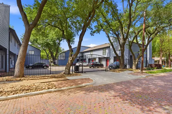 2100 Commonwealth Street #B, Houston, TX 77006