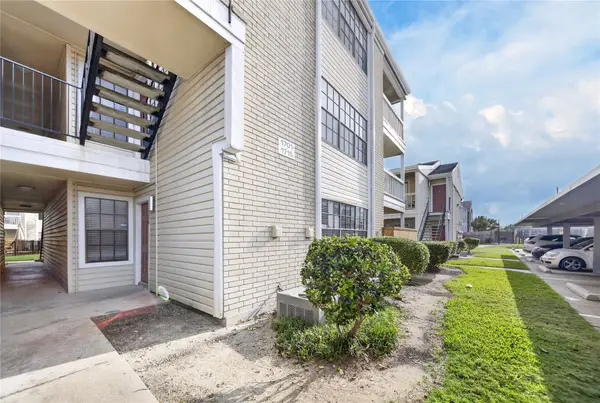 2750 Holly Hall Street #1706, Houston, TX 77054