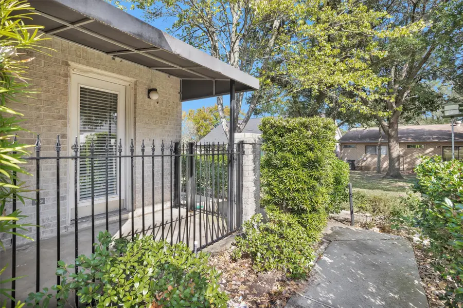 106 Fairway View Court, Conroe, TX 77356 - Image #3