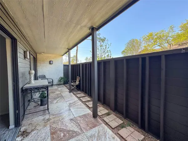 3085 Walnut Bend Lane #12, Houston, TX 77042