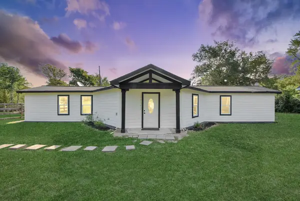 26562 Armadillo Drive, Hempstead, TX 77445