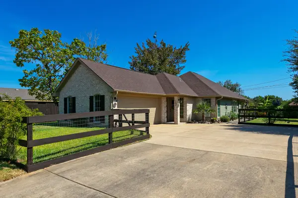703 Meadow Brook Drive, Caldwell, TX 77836