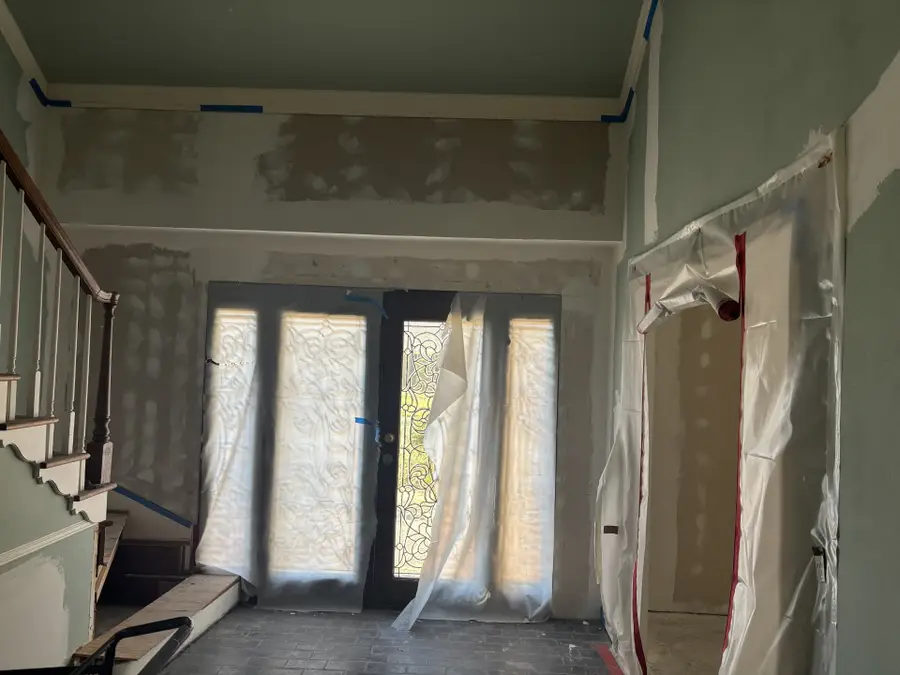 203 Briar Hill Drive N, Houston, TX 77042 - Image #3