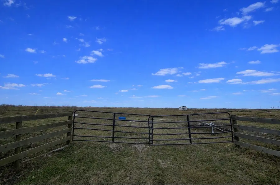 14602 Hughes Road, Guy, TX 77444 - Image #2