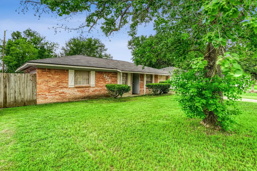 1323 W Donovan Street, Houston, TX 77091 - Image #2