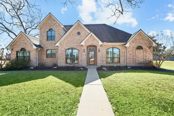 215 Ridgemont Drive, Alvin, TX 77511