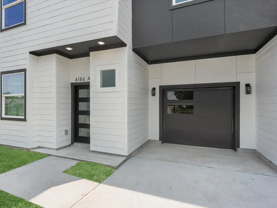 6186 Eastland Street #A/B, Houston, TX 77028 - #2