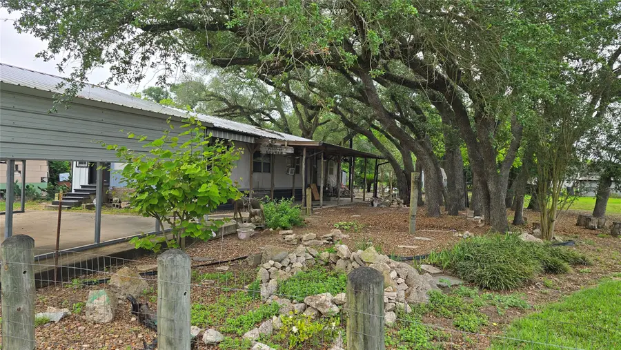 78 Avenue D, Van Vleck, TX 77482 - #3