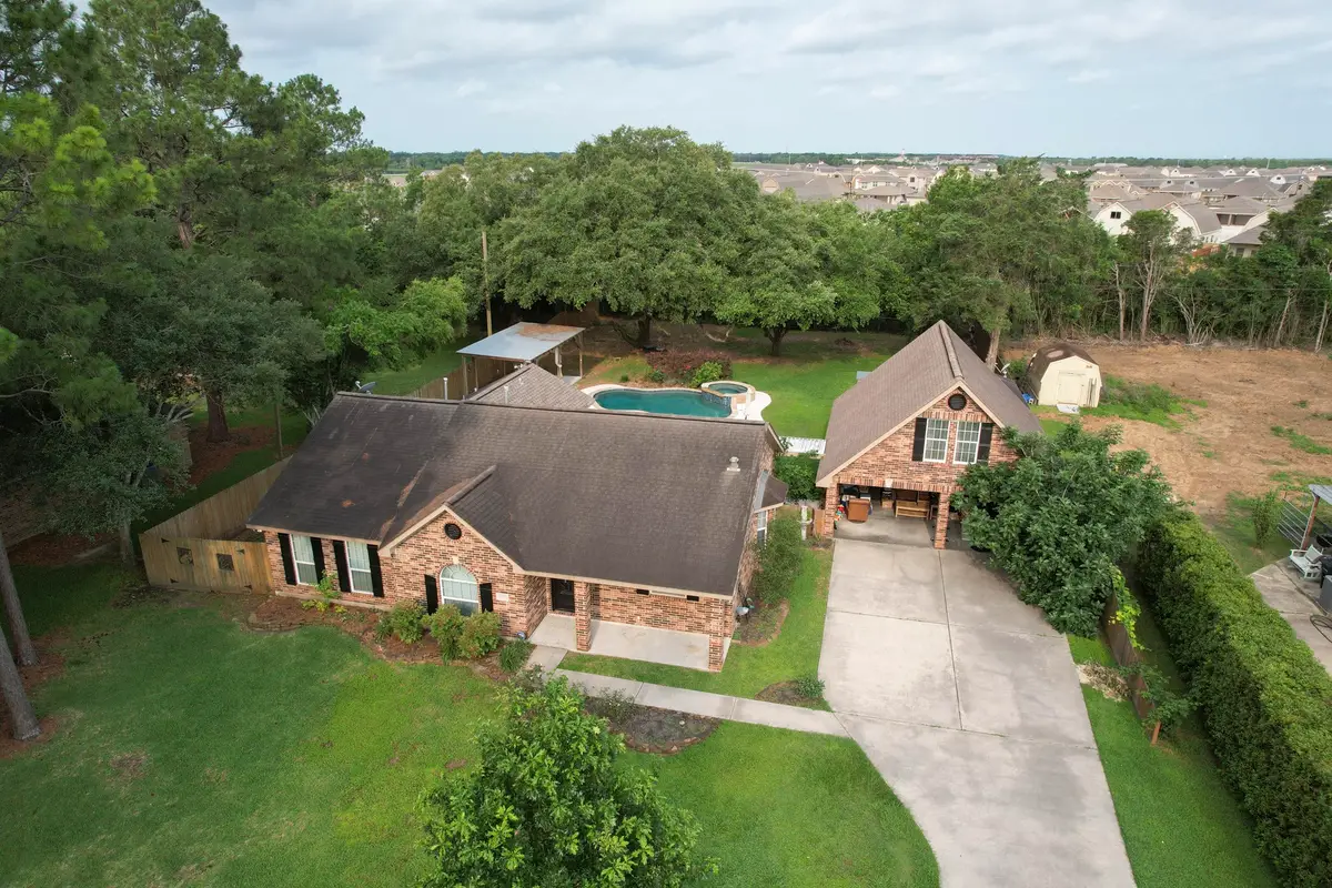 3430 W Meadow Lane, Dickinson, TX 77539 - #1