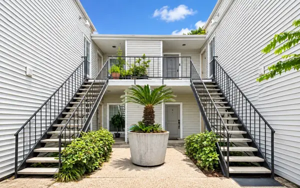9809 Richmond Avenue #7, Houston, TX 77042