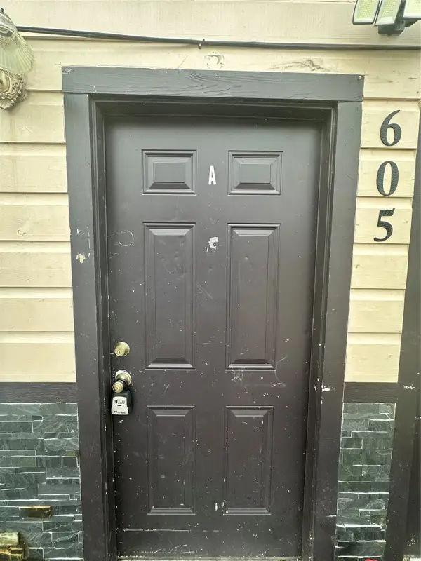 605 E Hunnicutt Street, Baytown, TX 77520