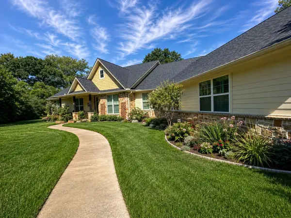 10812 Commonwealth Drive, Iola, TX 77861
