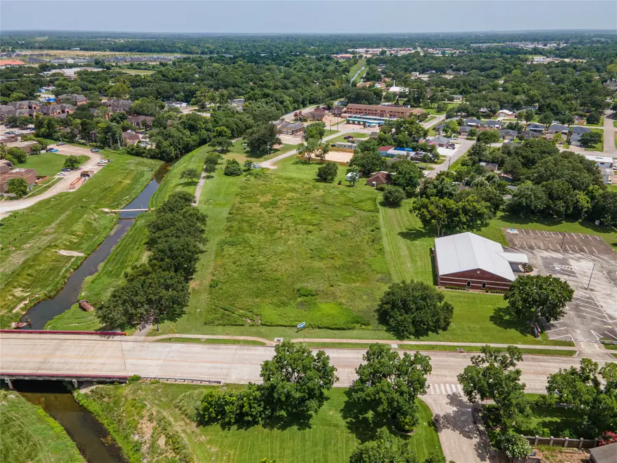 650 E Adoue Street, Alvin, TX 77511 - #3