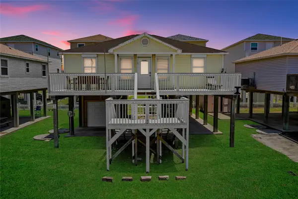 81 Santar Loop, Surfside Beach, TX 77541