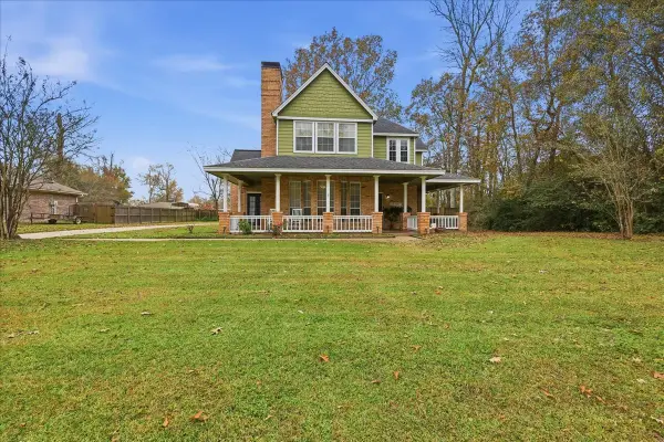 805 Hickory Trail, Orange, TX 77632