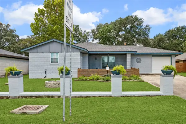 1115 25th Avenue N, Texas City, TX 77590