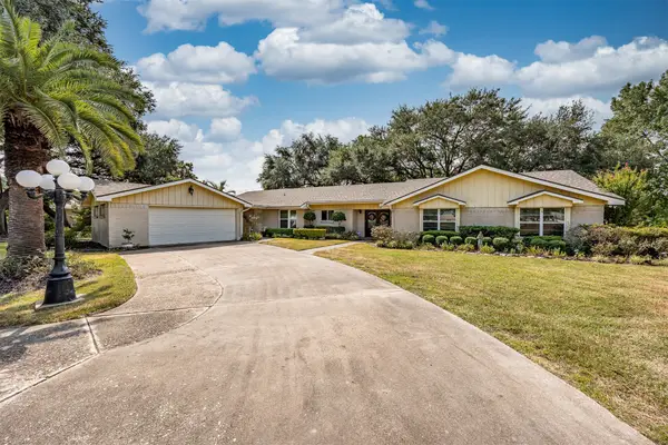 803 Sharon Lane, Baytown, TX 77521